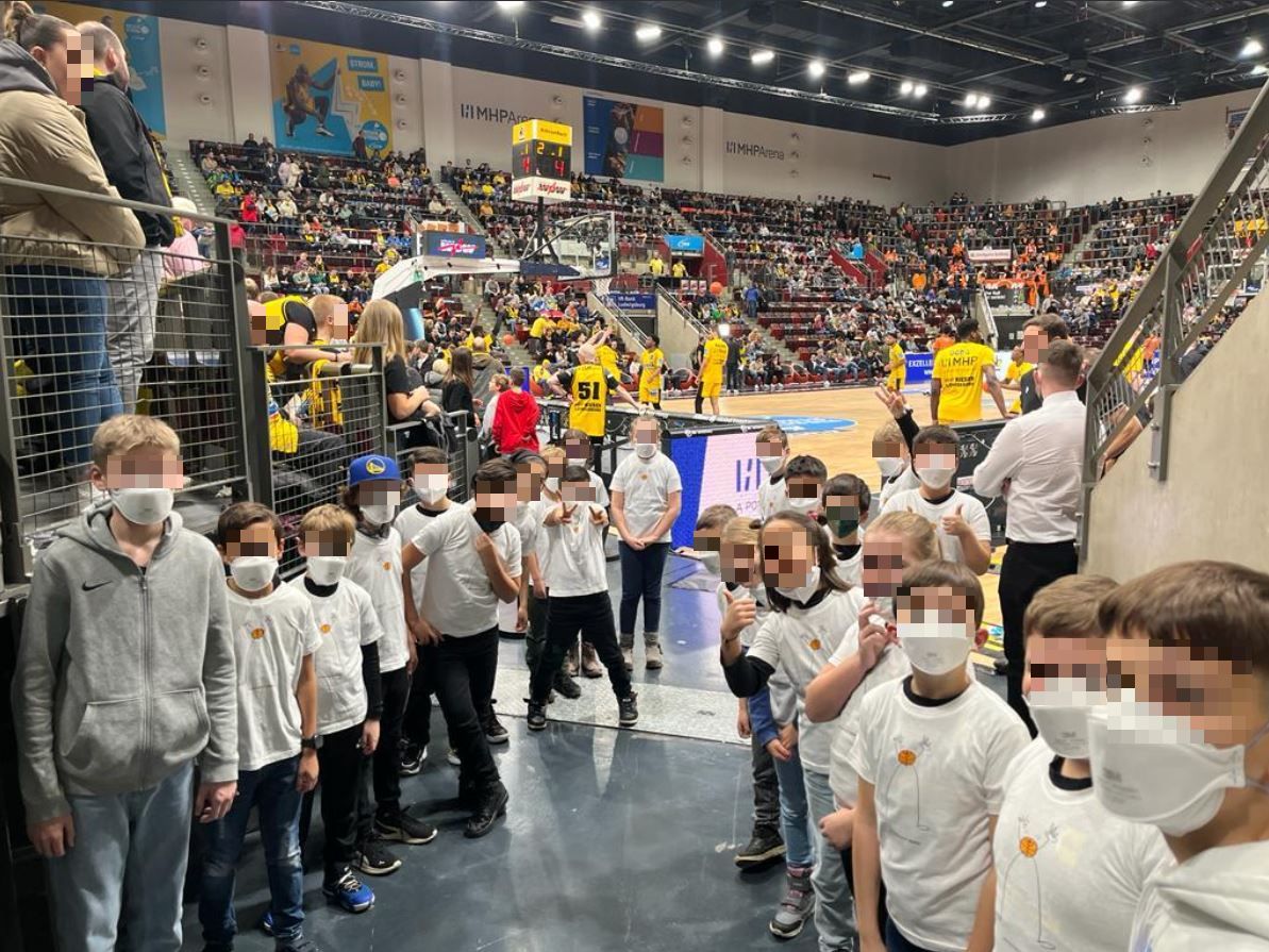 Besuch des Derbyspiels der MHP Riesen