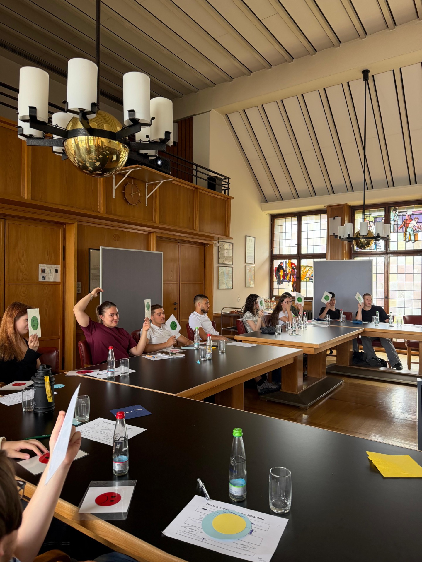 Blick hinter die Kulissen: Klasse 9a zu Besuch im Kornwestheimer Rathaus